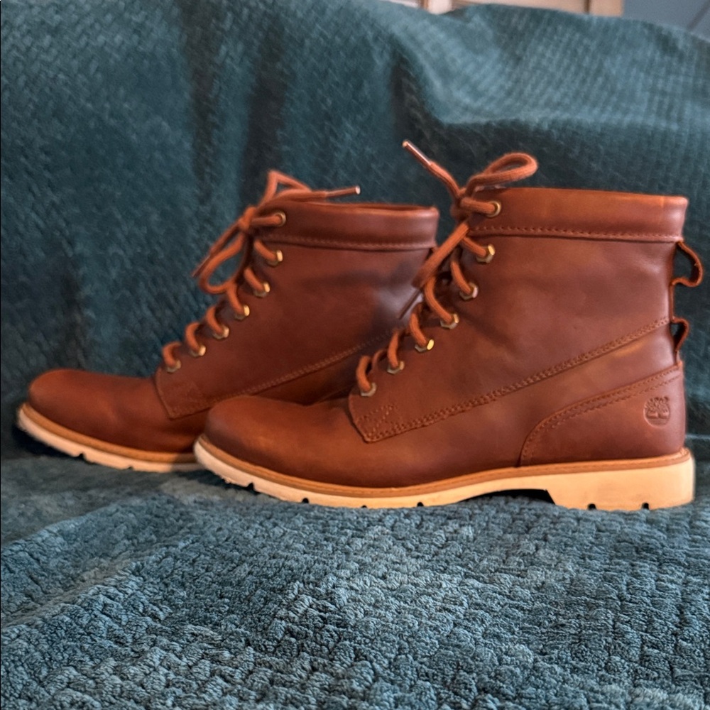Timberland Women's Tan Leather Lace-Up Boots